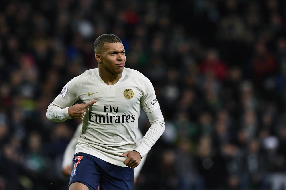 萌娃指挥机器人 东西湖幼儿园办起“科技趴”